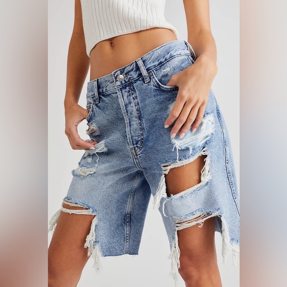 We The Free Big Sur Coast Boyfriend Shorts Denim Destroyed size 25 Free People - Picture 4 of 9